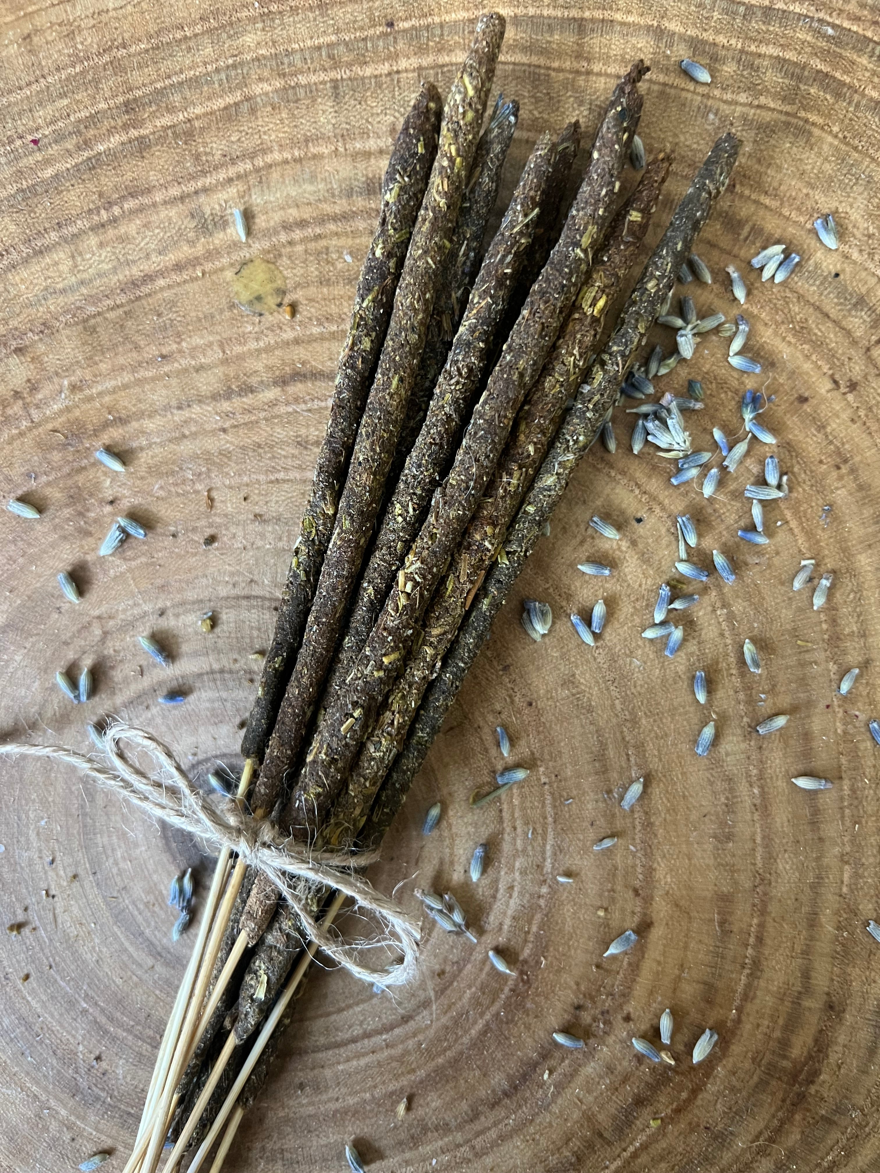 Lotus Incense – Soft Floral Hand Rolled Blend (10 Sticks)